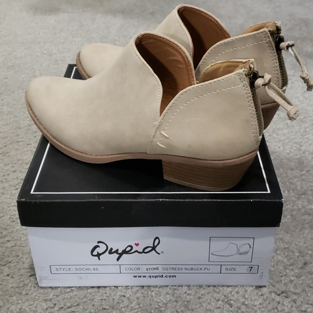 Qupid Ankle Boots, Booties size 7
